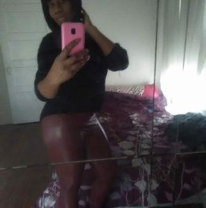 Meet your Posher, Nikkia